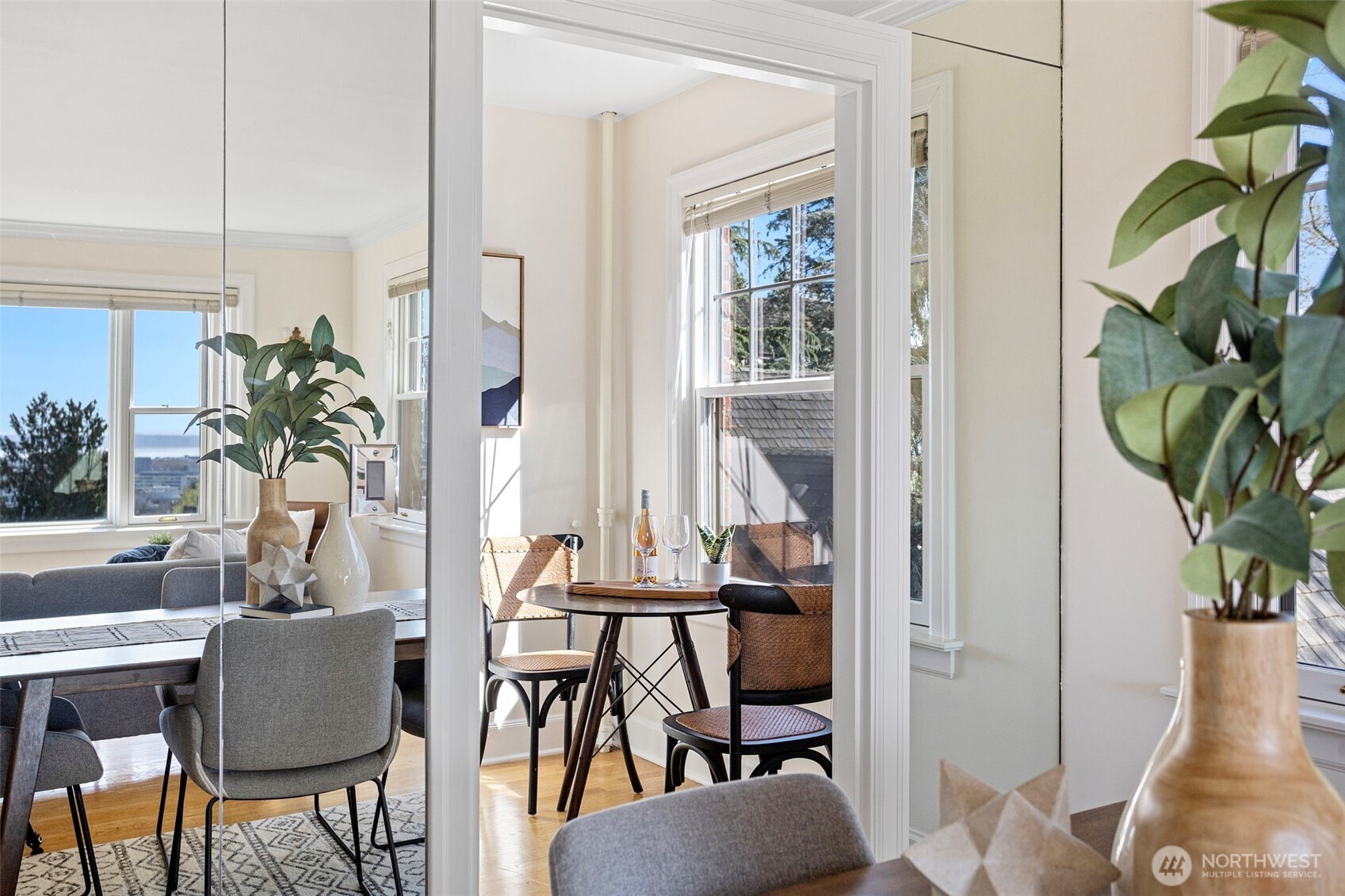 711 Belmont Place E Unit: 304