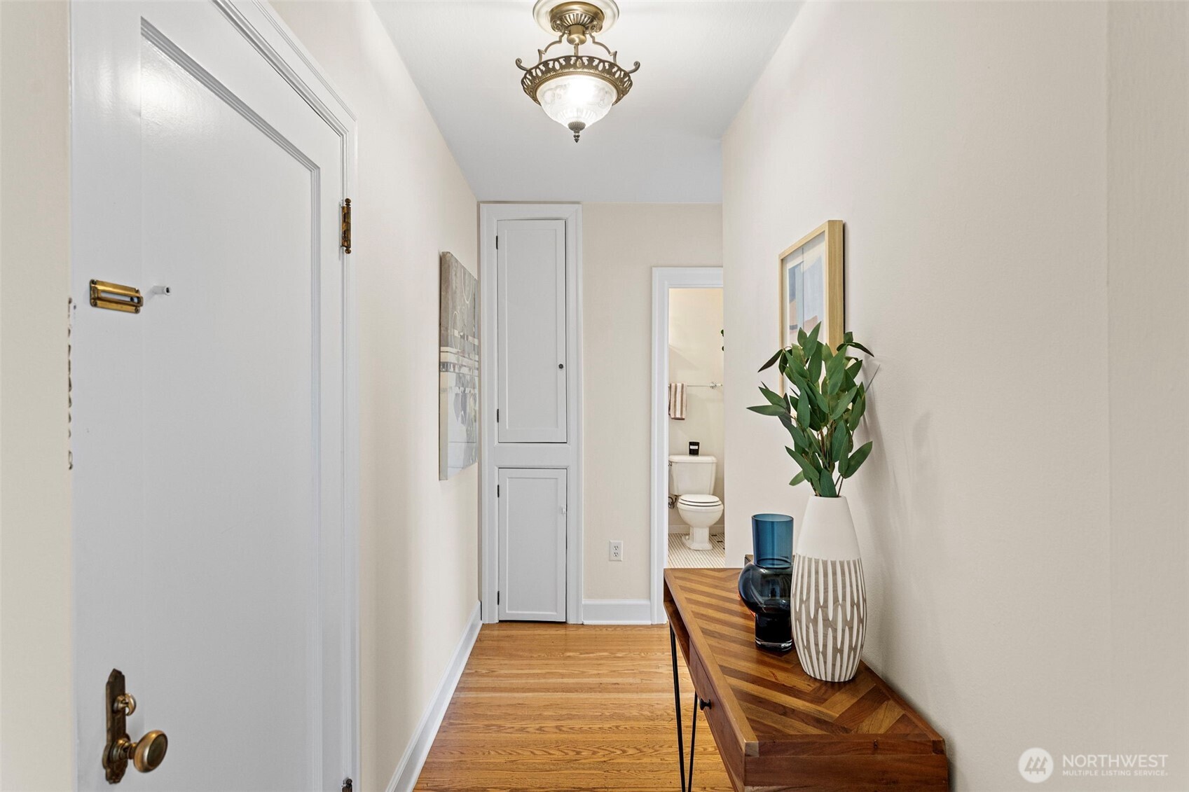 711 Belmont Place E Unit: 304