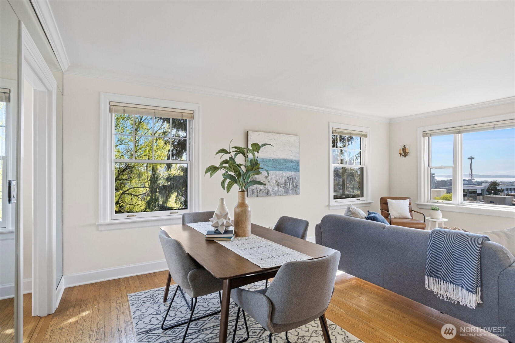 711 Belmont Place E Unit: 304