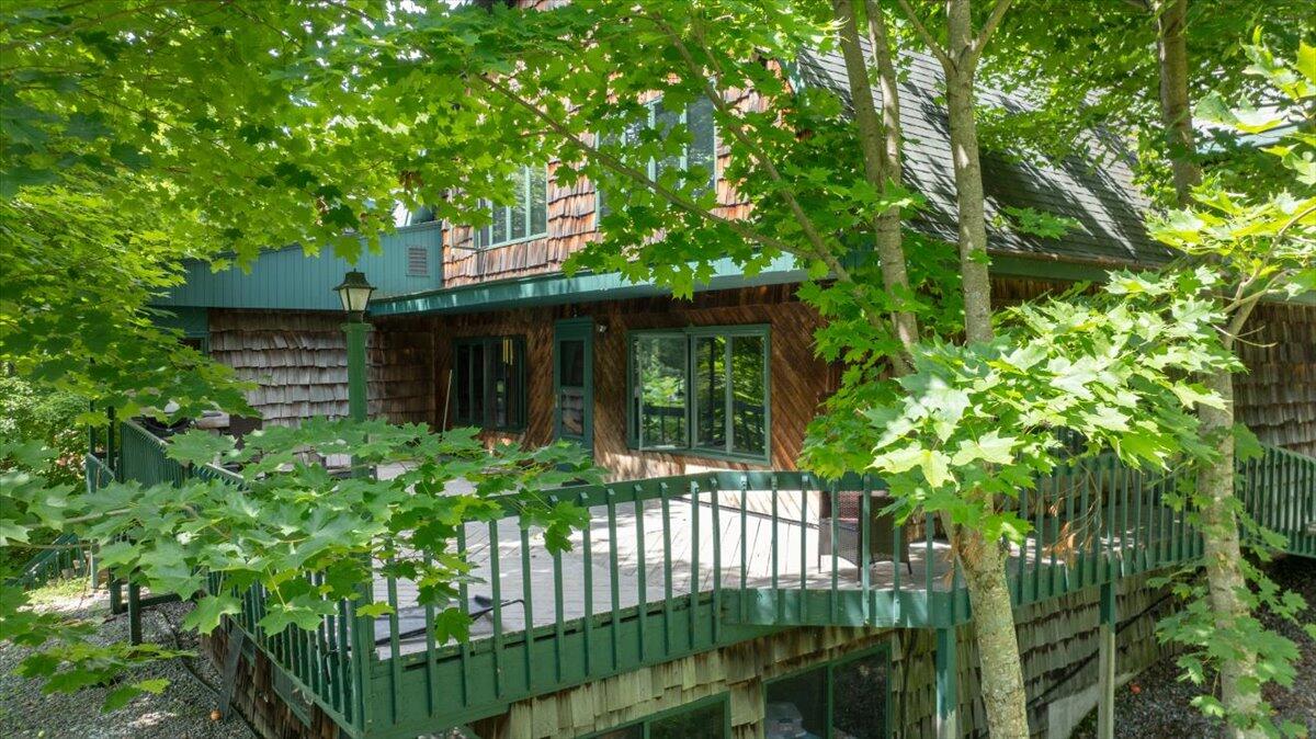 9 Rocky Point Drive