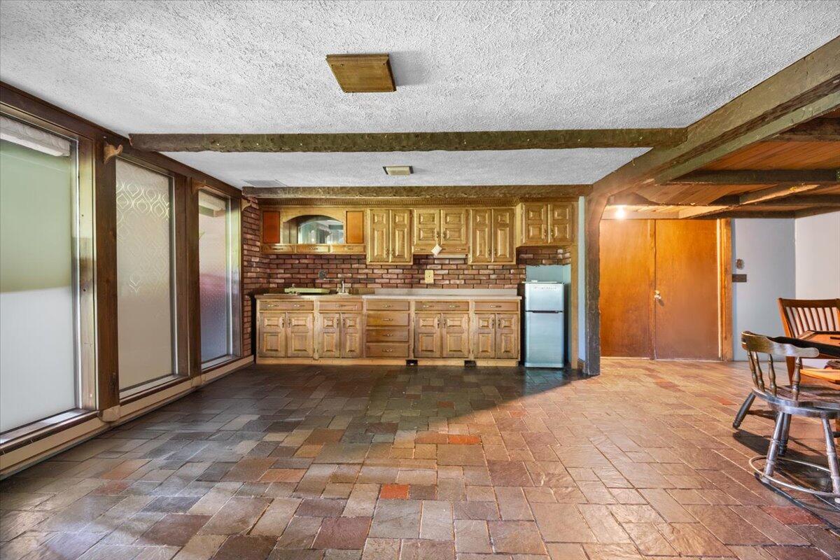 9 Rocky Point Drive