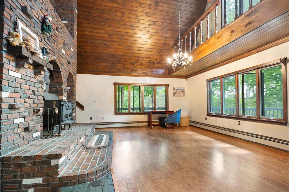9 Rocky Point Drive