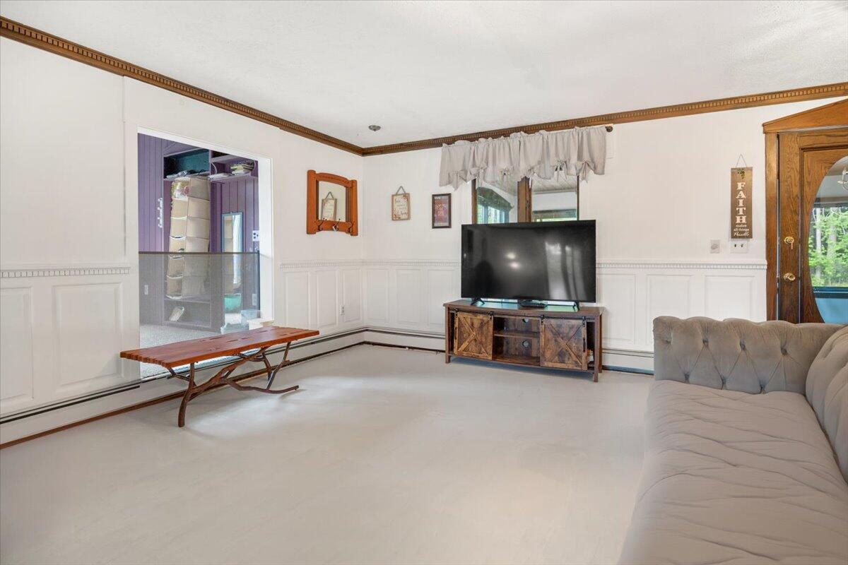 9 Rocky Point Drive
