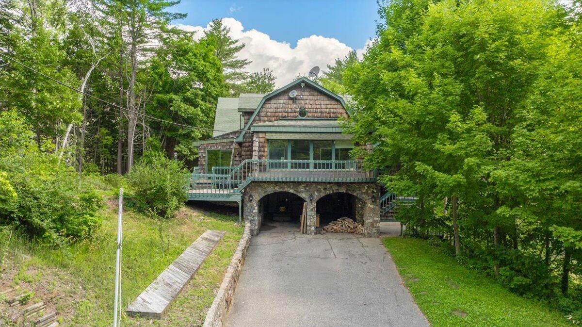 9 Rocky Point Drive
