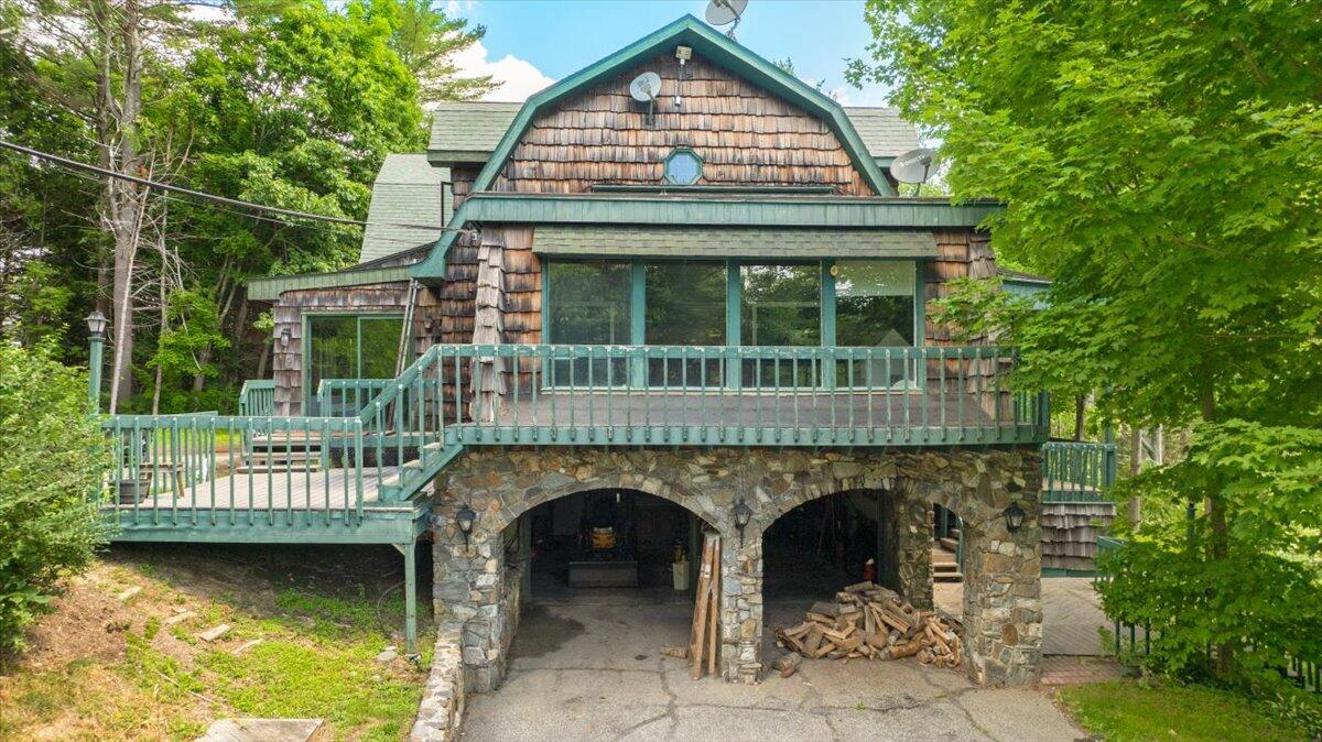 9 Rocky Point Drive