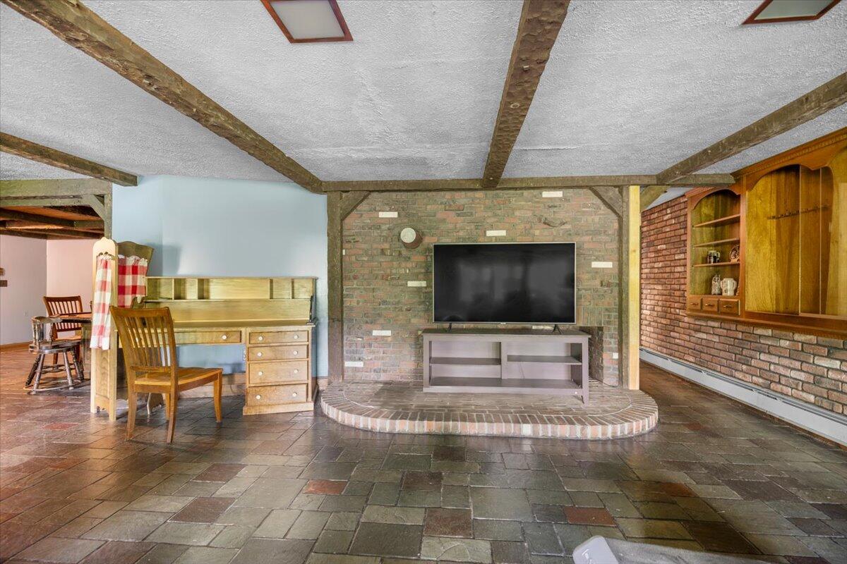 9 Rocky Point Drive