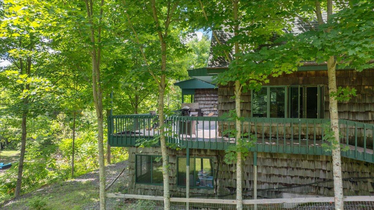 9 Rocky Point Drive