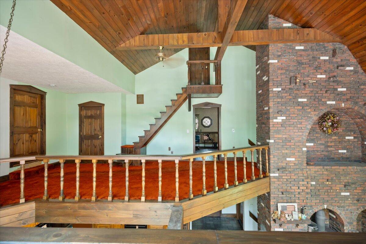 9 Rocky Point Drive