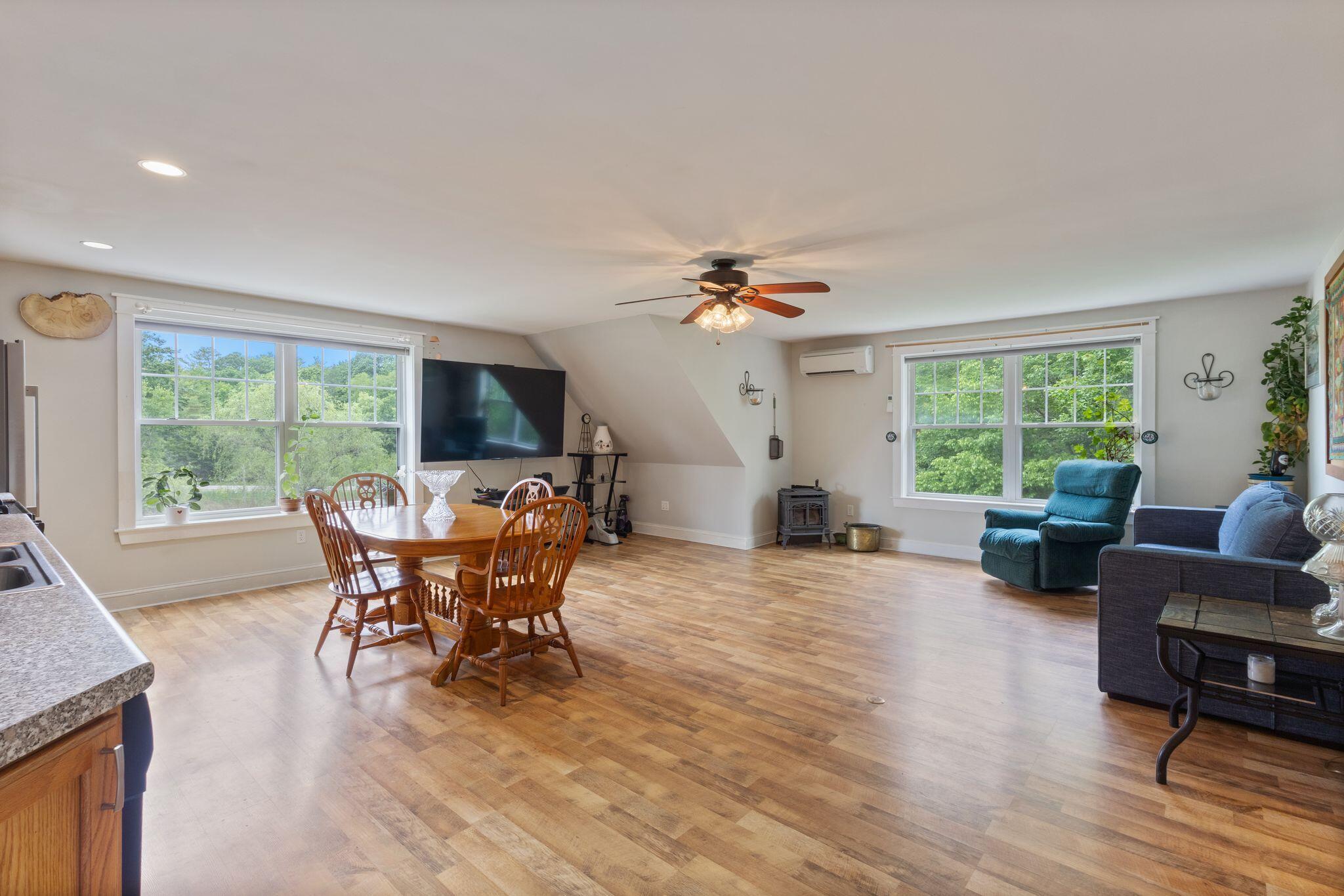 893 River Road