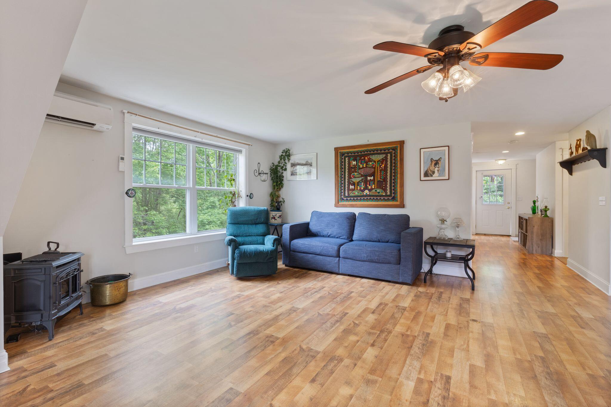 893 River Road