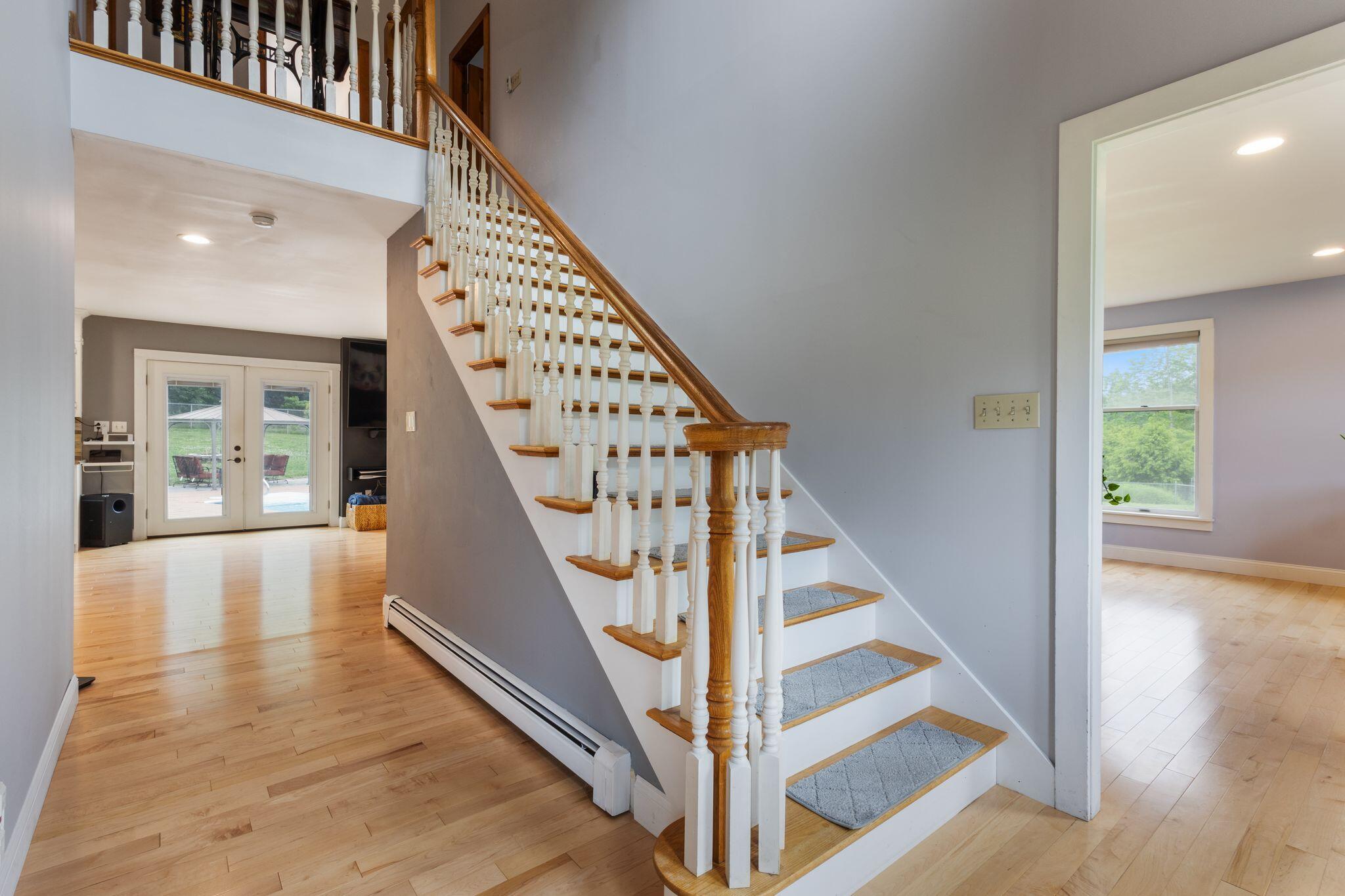893 River Road