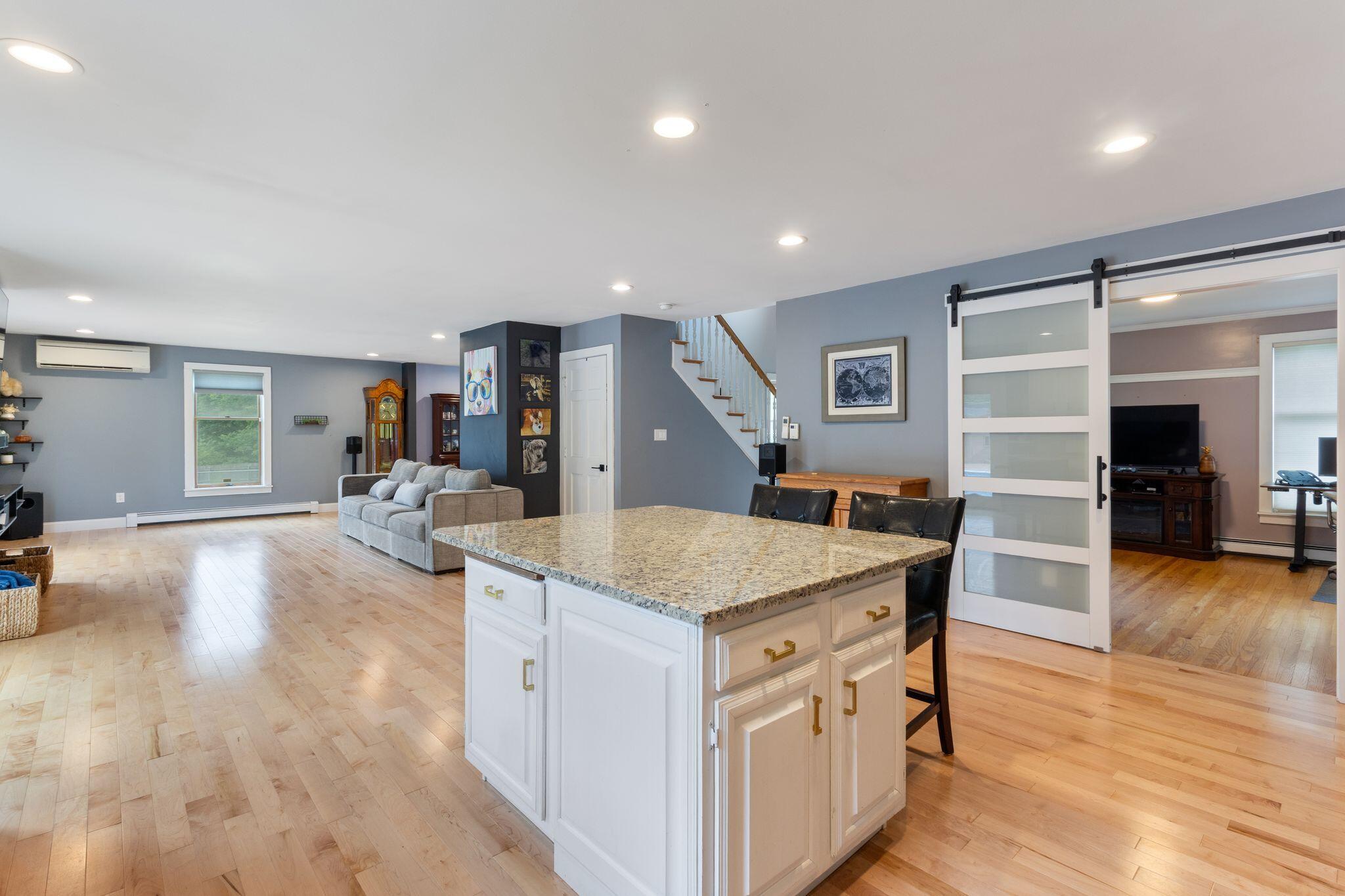 893 River Road