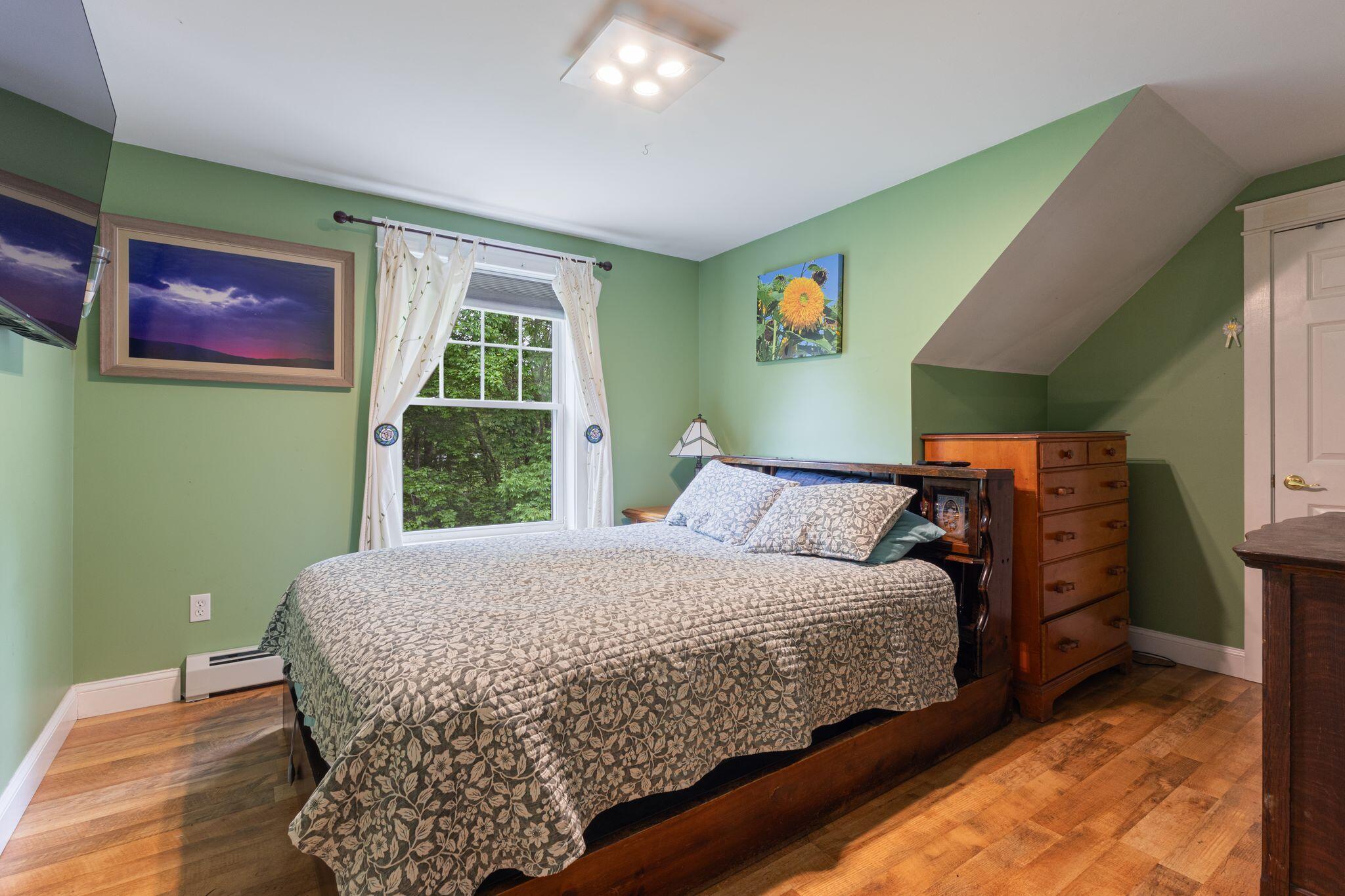 893 River Road