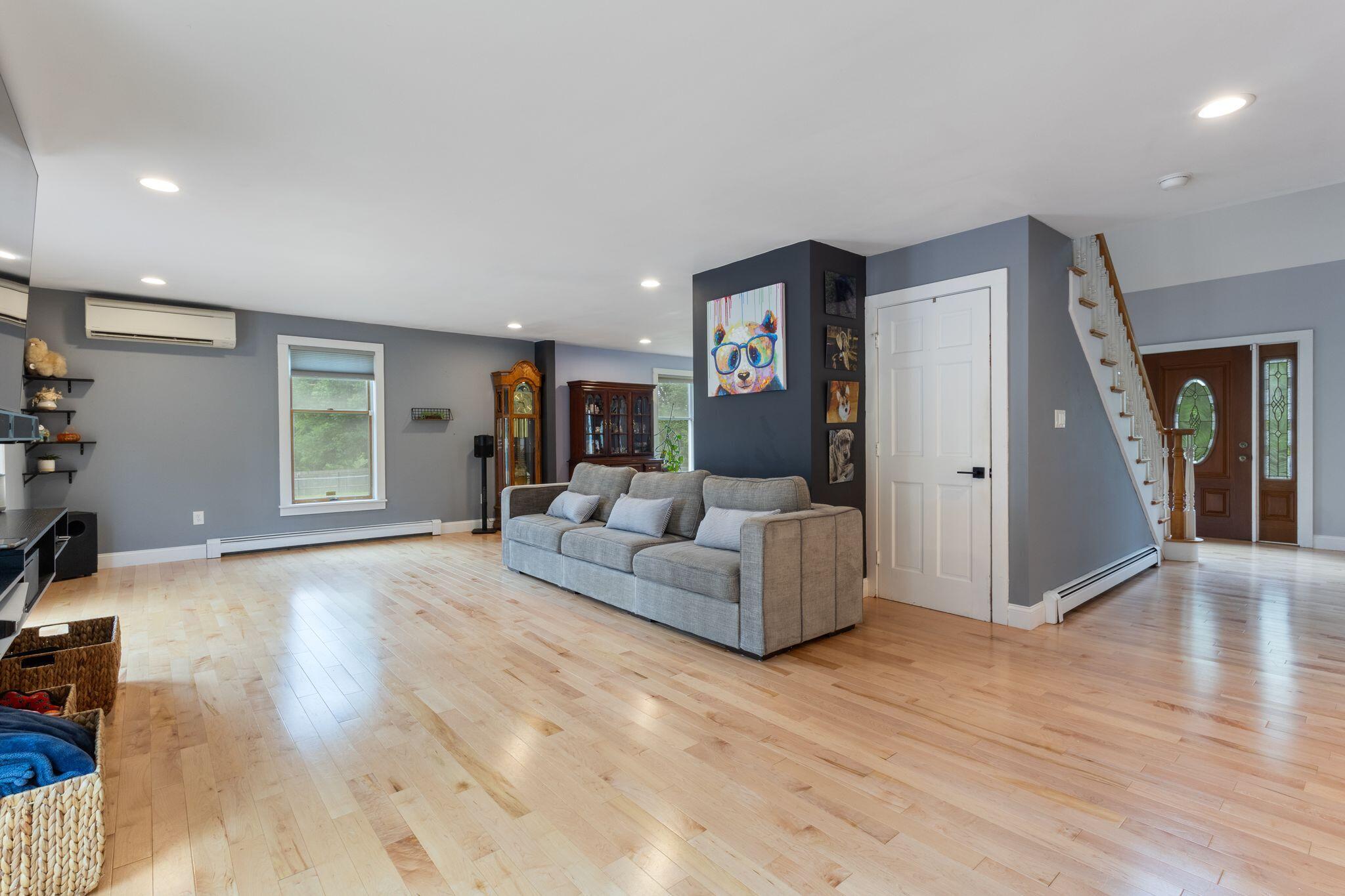 893 River Road