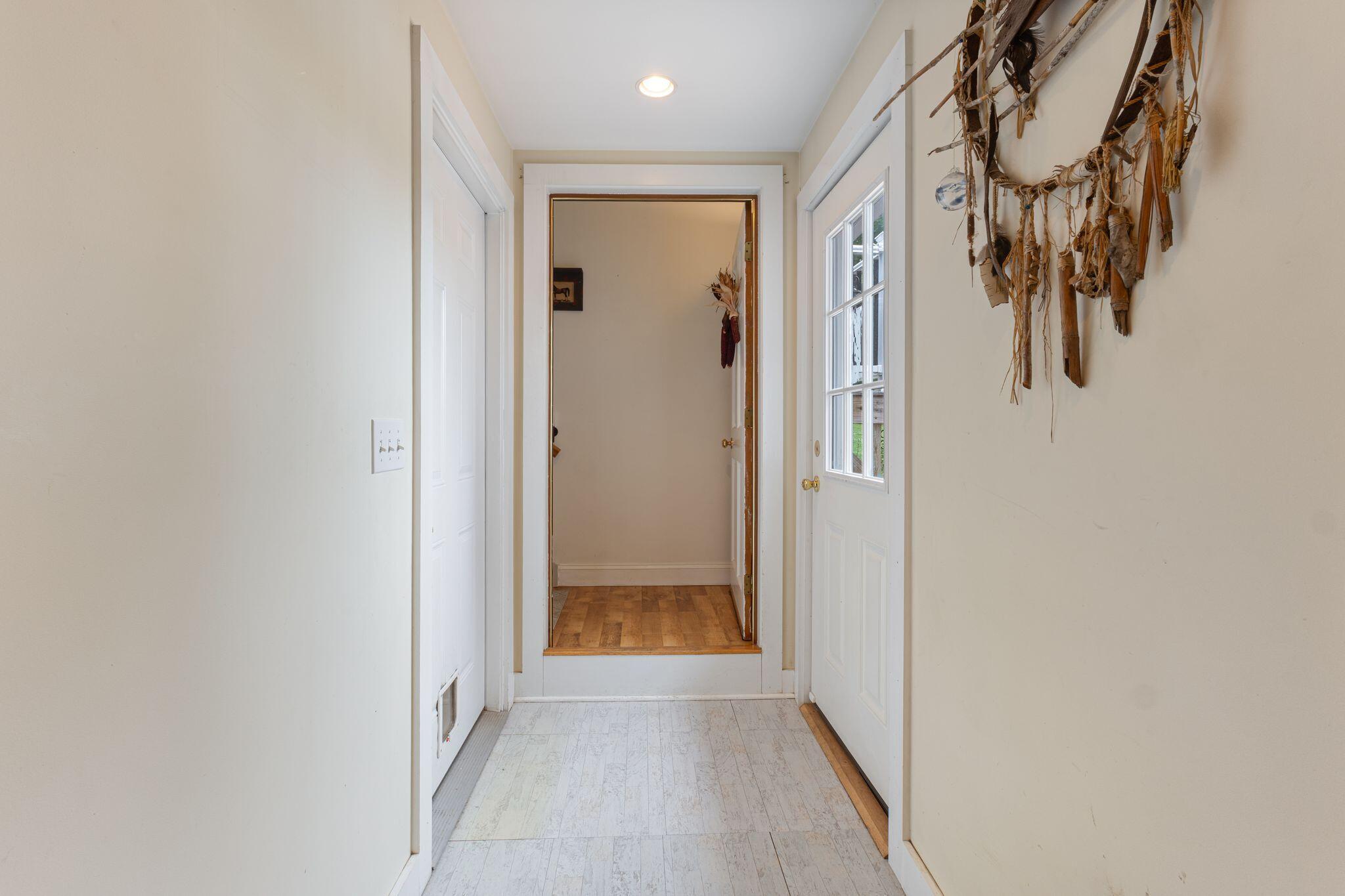 893 River Road