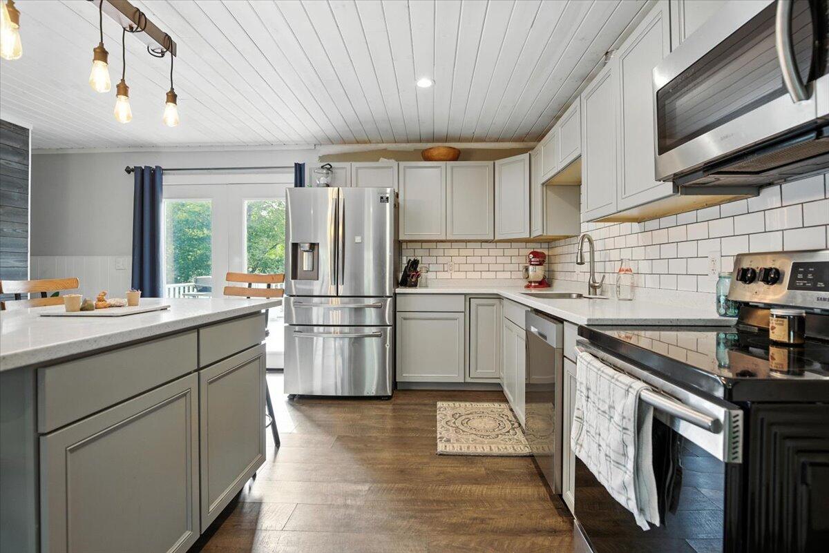 716 Empire Road