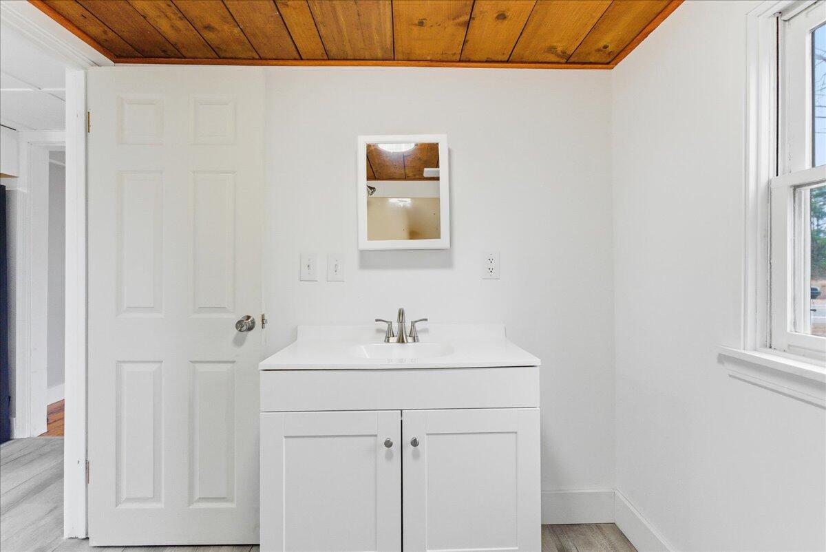 78 Ossipee Trail