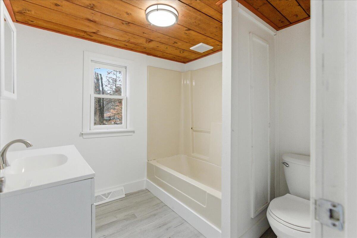 78 Ossipee Trail