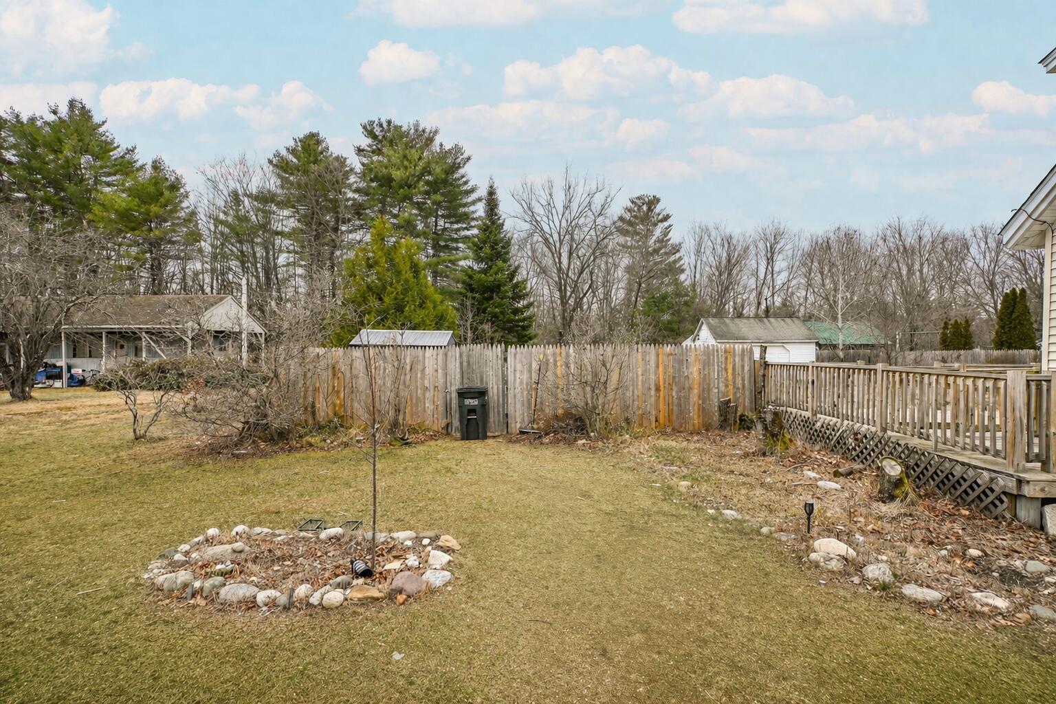1104 Pequawket Trail