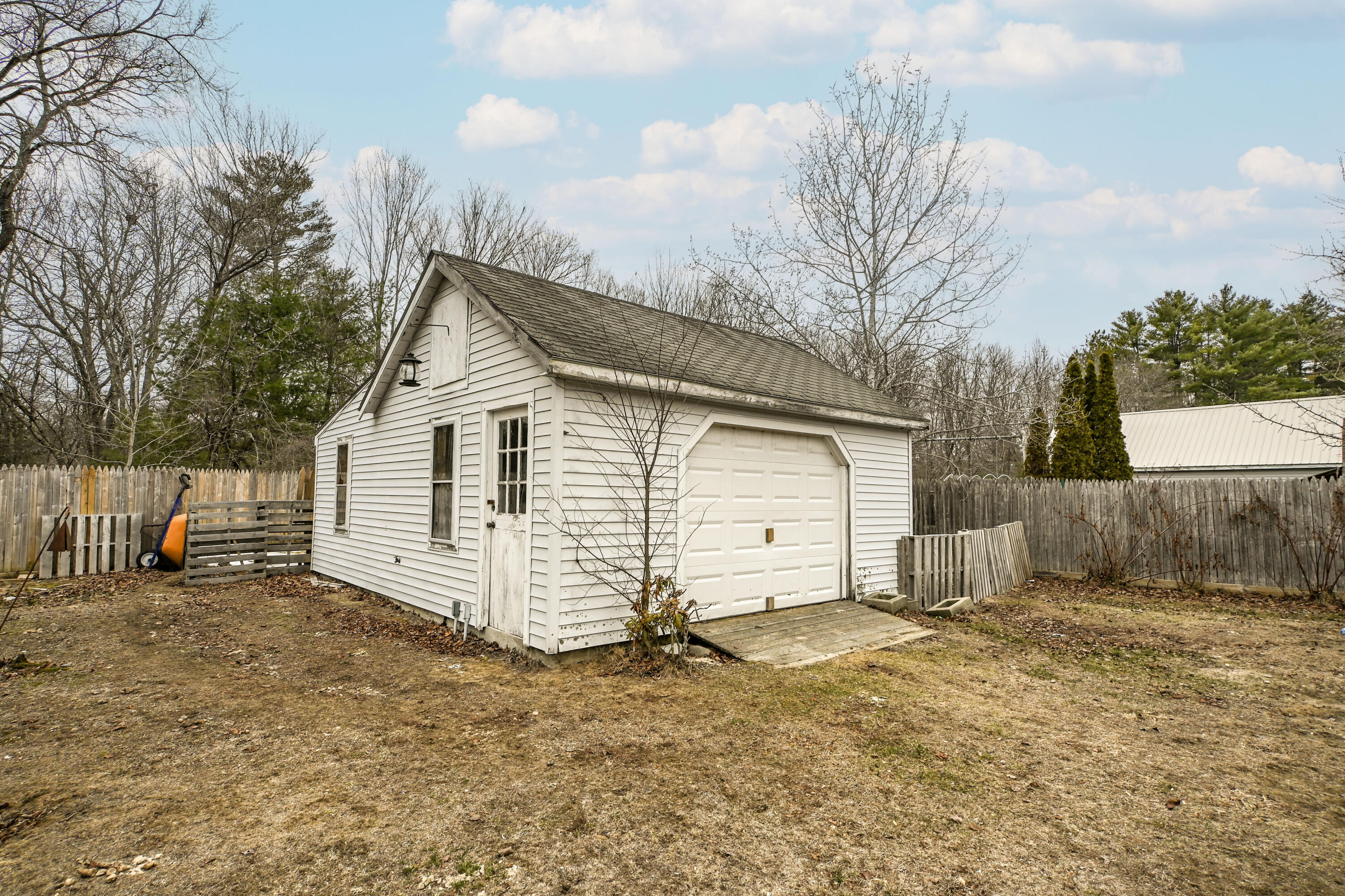 1104 Pequawket Trail