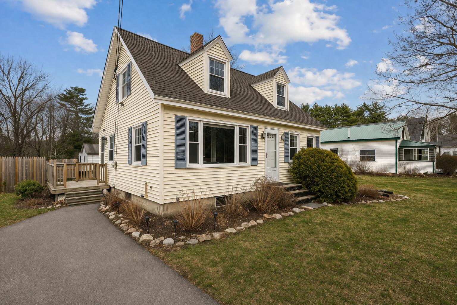 1104 Pequawket Trail