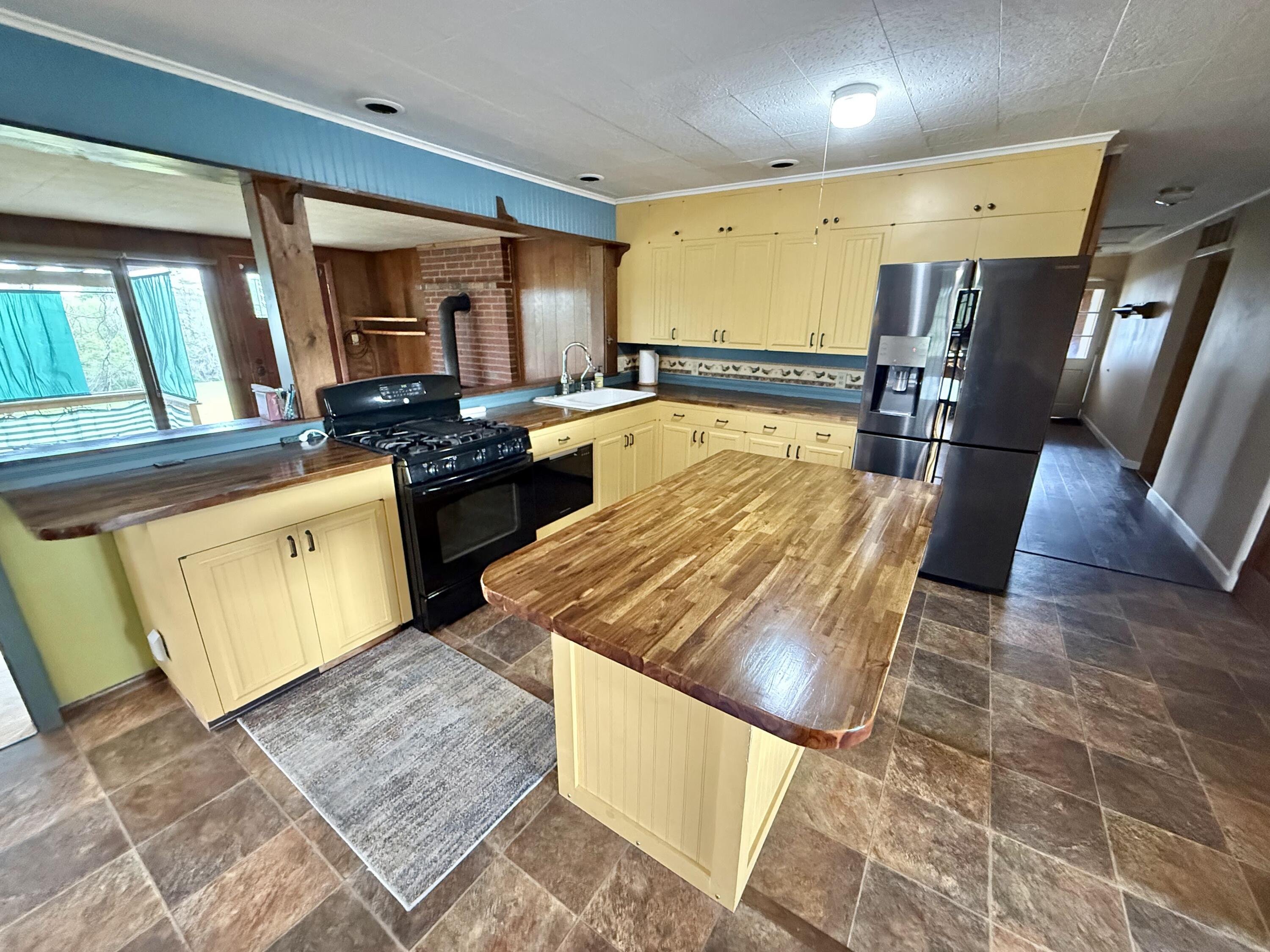 282 N Parish Road