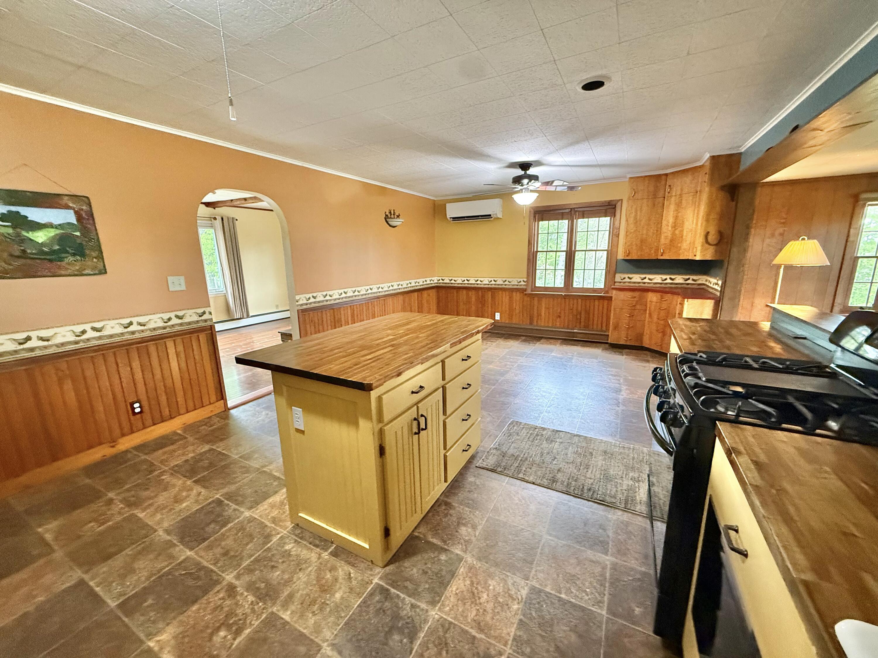 282 N Parish Road