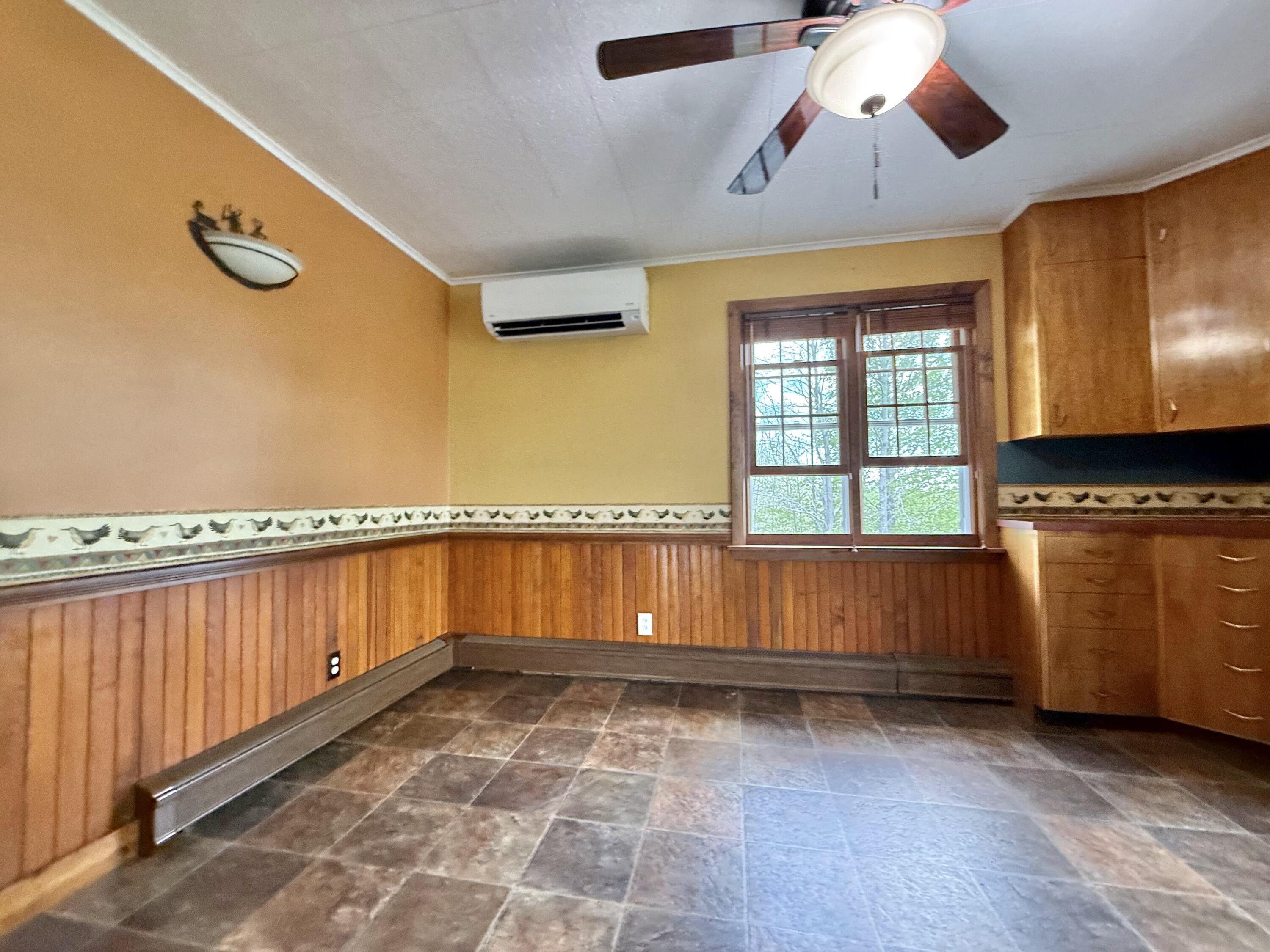 282 N Parish Road