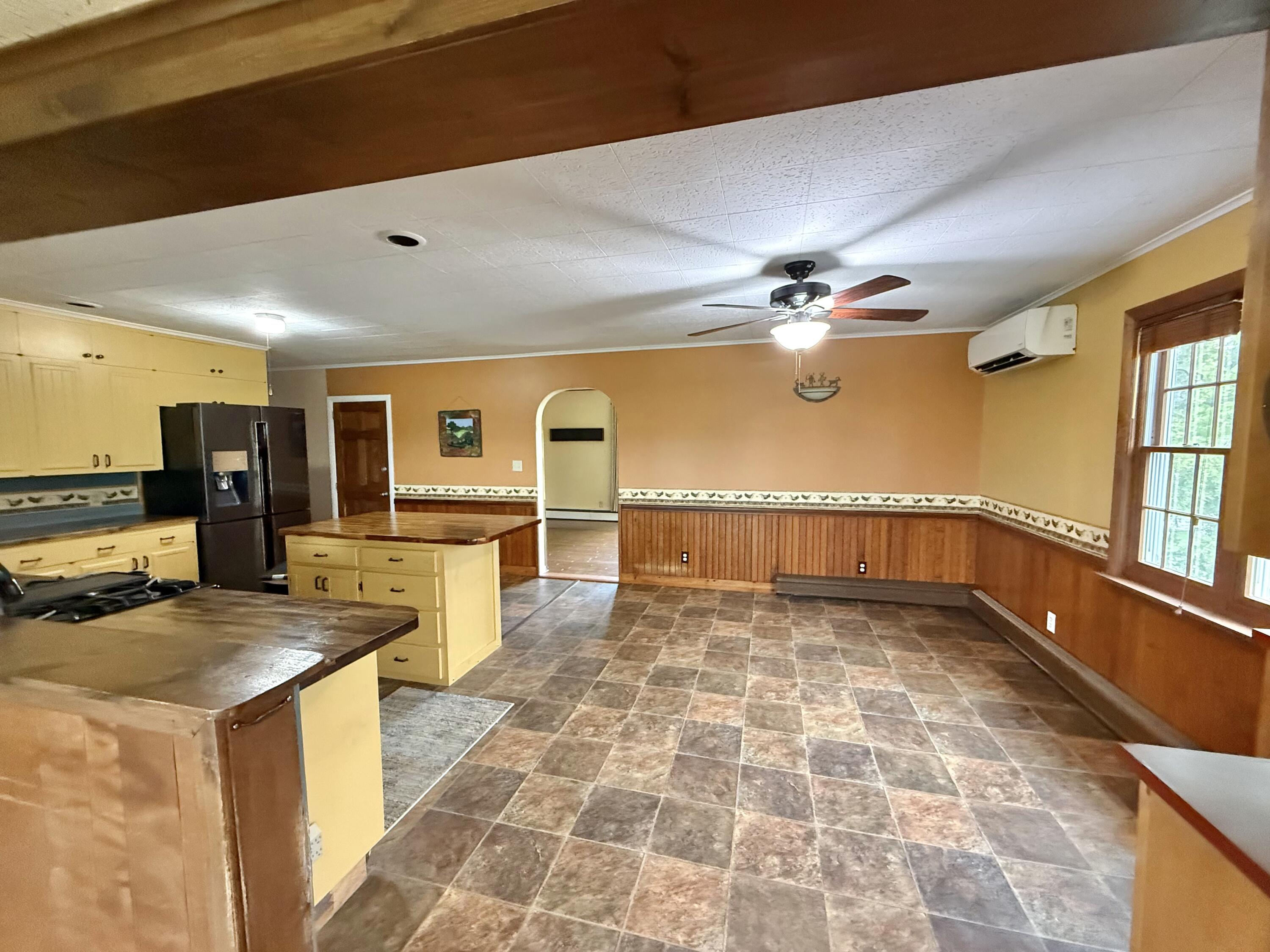 282 N Parish Road