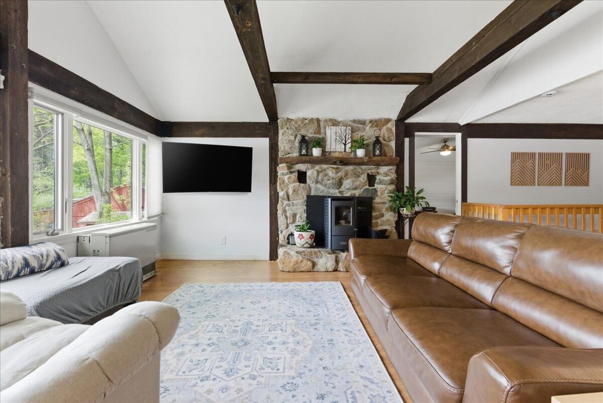 5 Cliff Lane