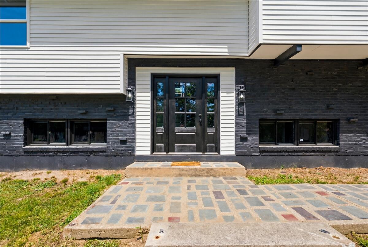 466 East Avenue