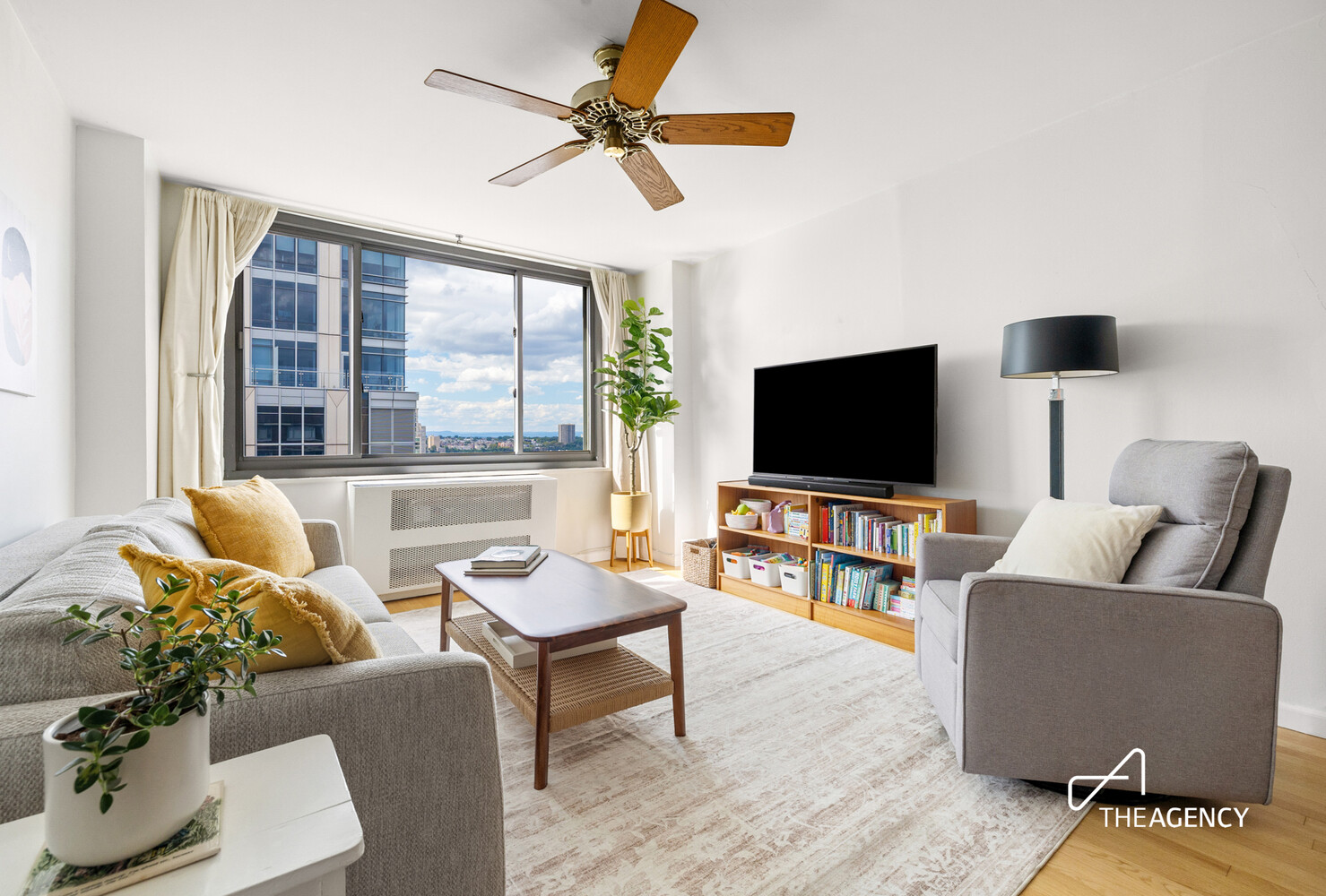 2025 Broadway, #30B