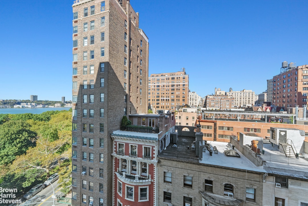 11 Riverside Dr, #9DEW