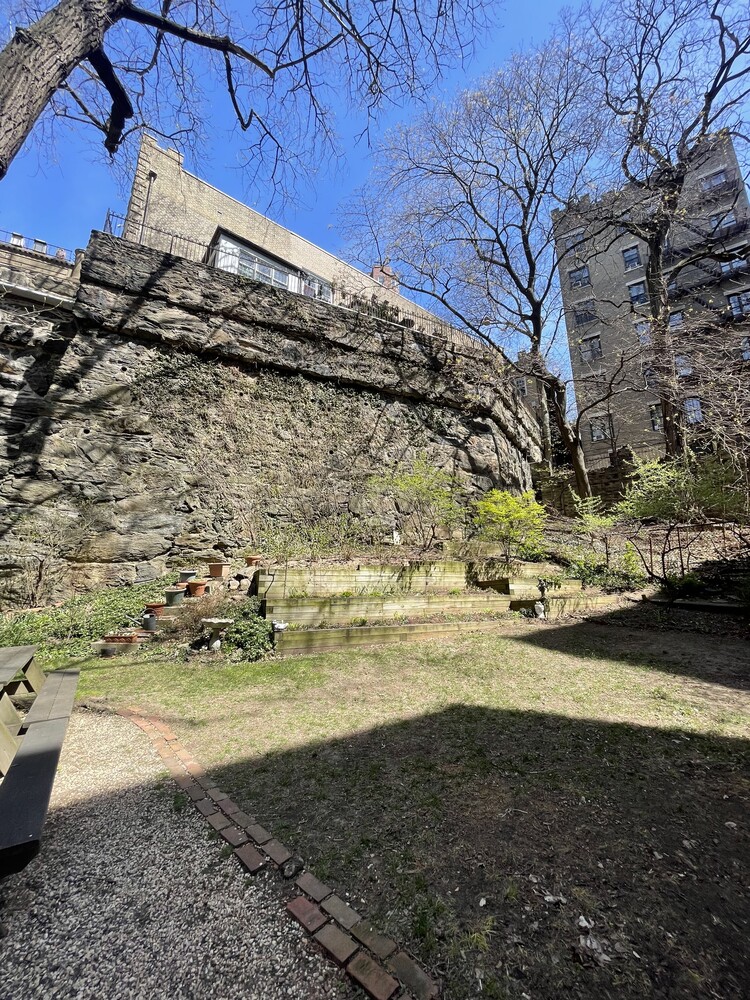 875 W 181ST Street 4D