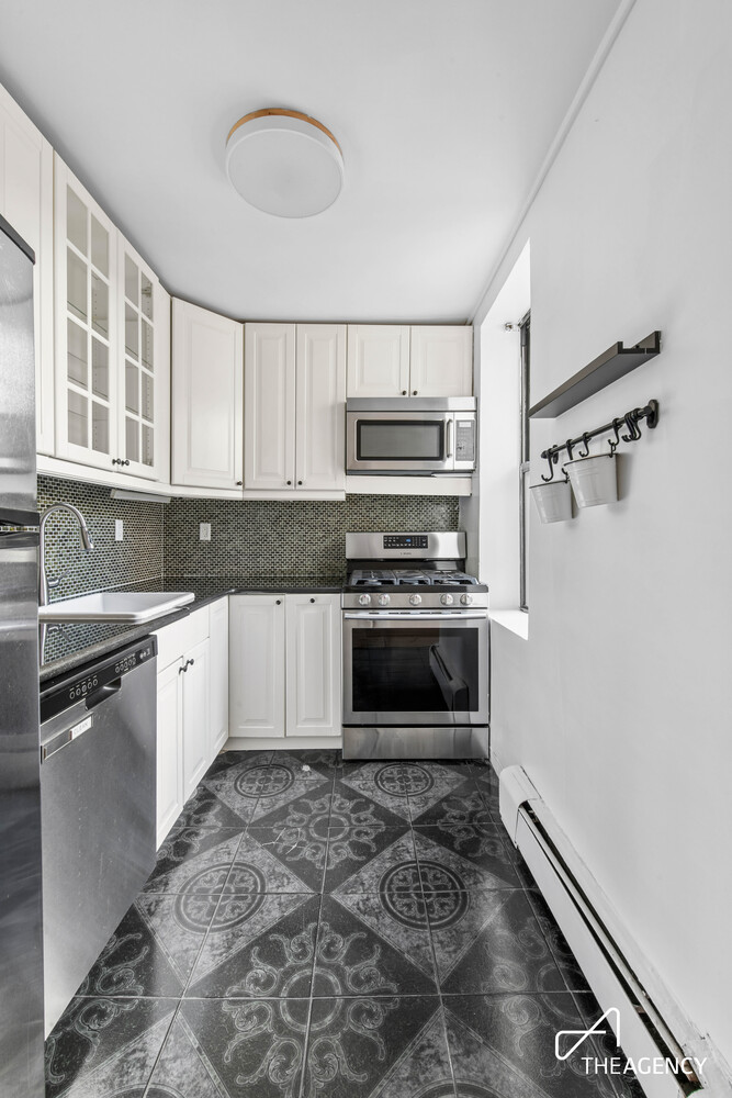 2108 DORCHESTER Road 3D