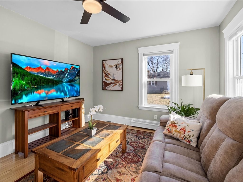 12 Peacedale Ave