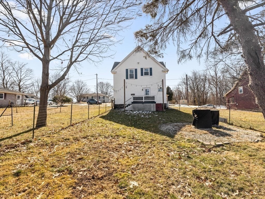 12 Peacedale Ave