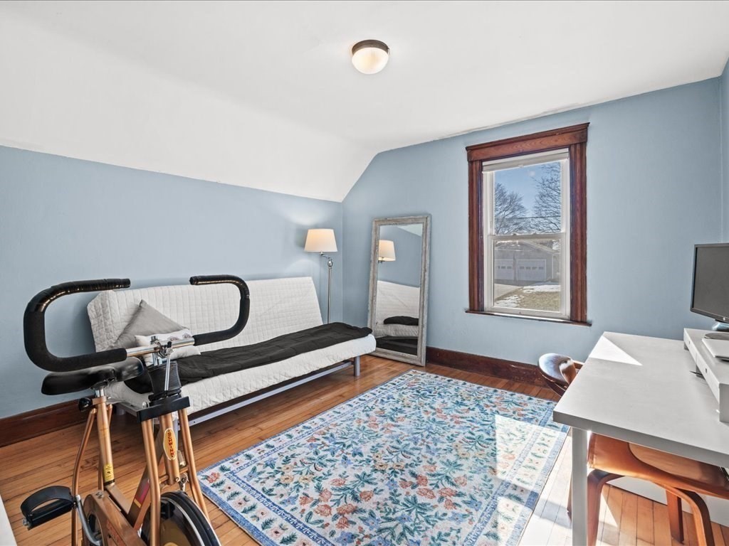 12 Peacedale Ave