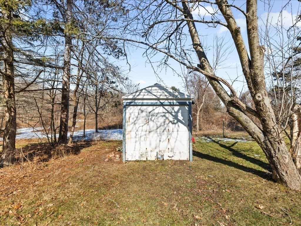 12 Peacedale Ave