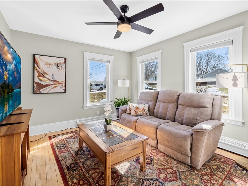 12 Peacedale Ave