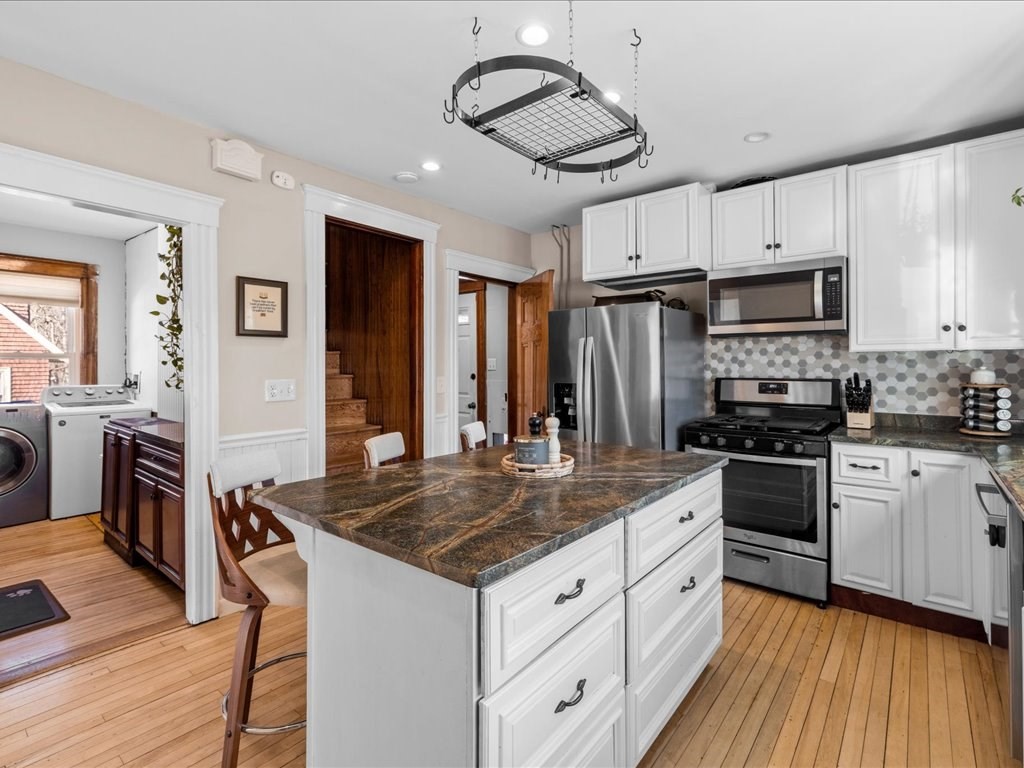12 Peacedale Ave