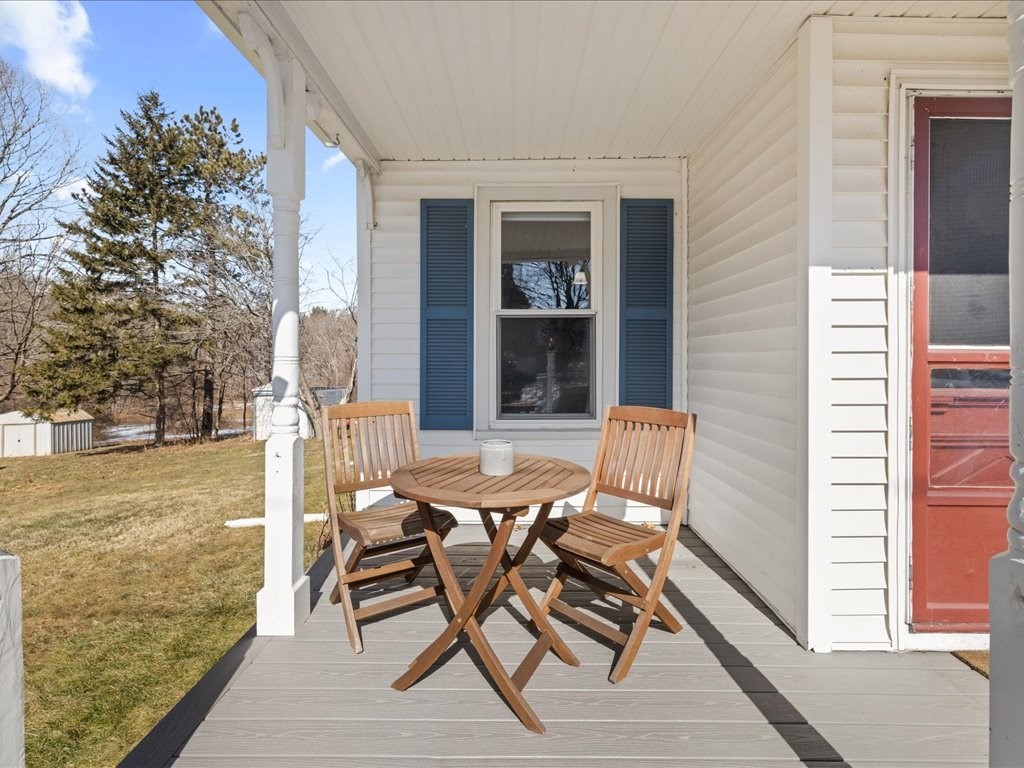 12 Peacedale Ave