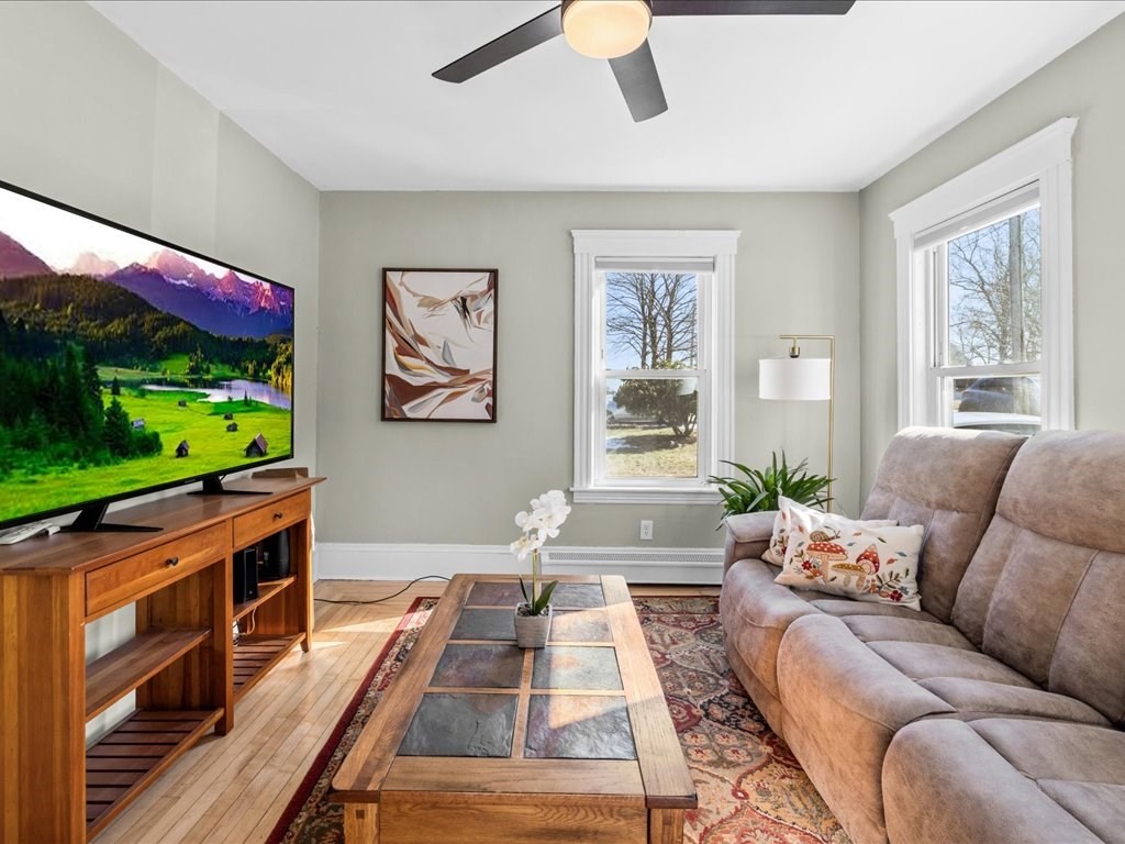12 Peacedale Ave