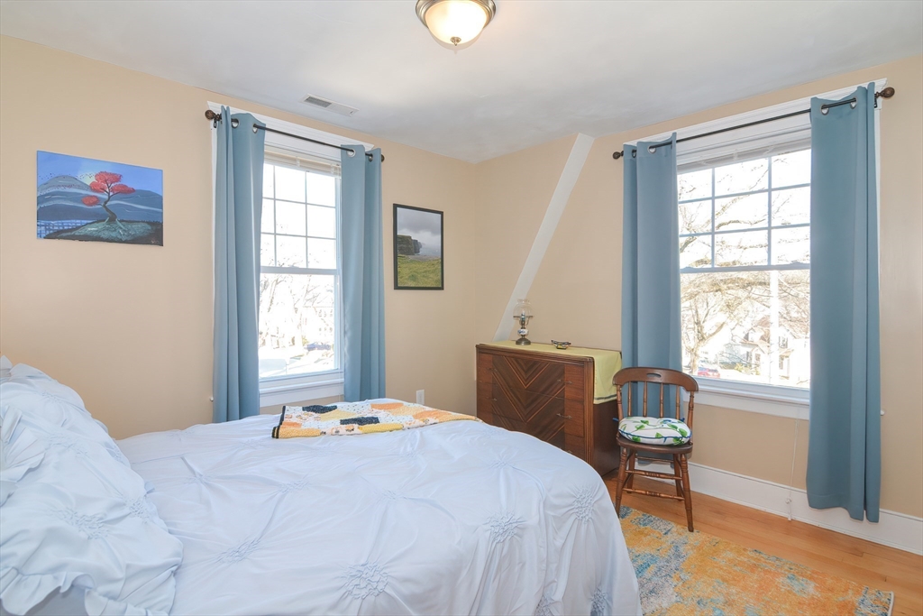 62 Howland Terrace