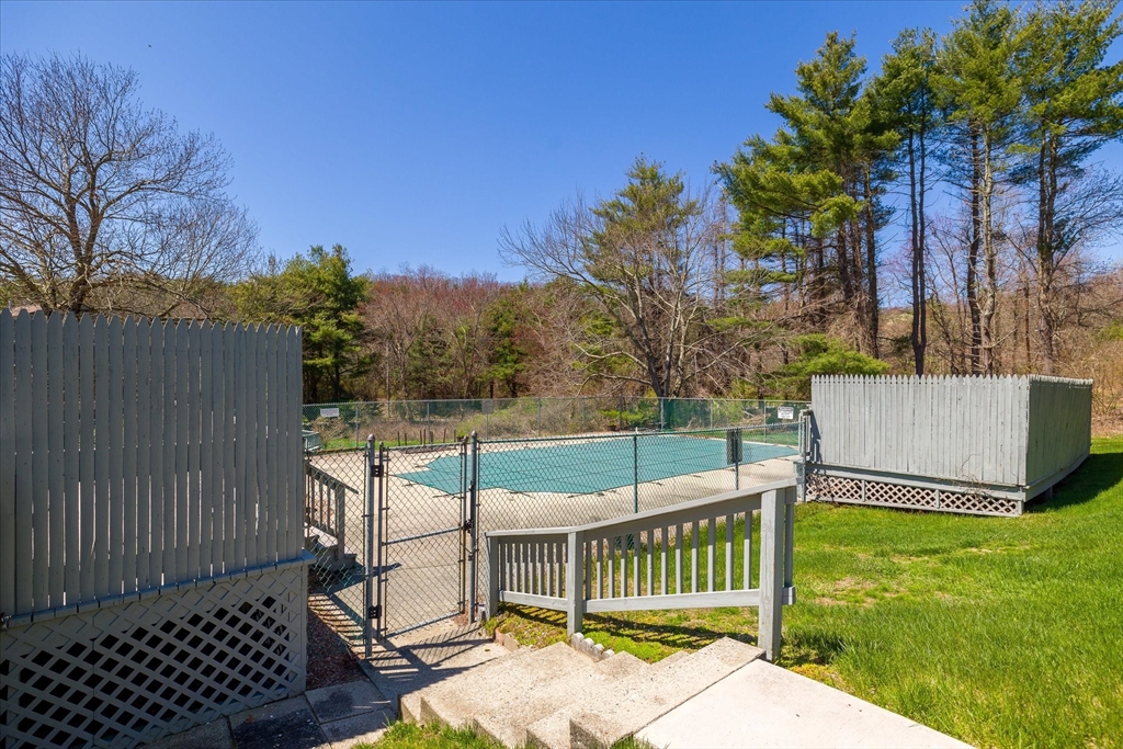 50 Meadowbrook Ln # 50