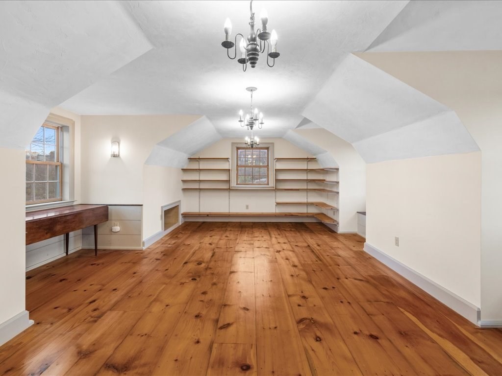 439 Lower Rd