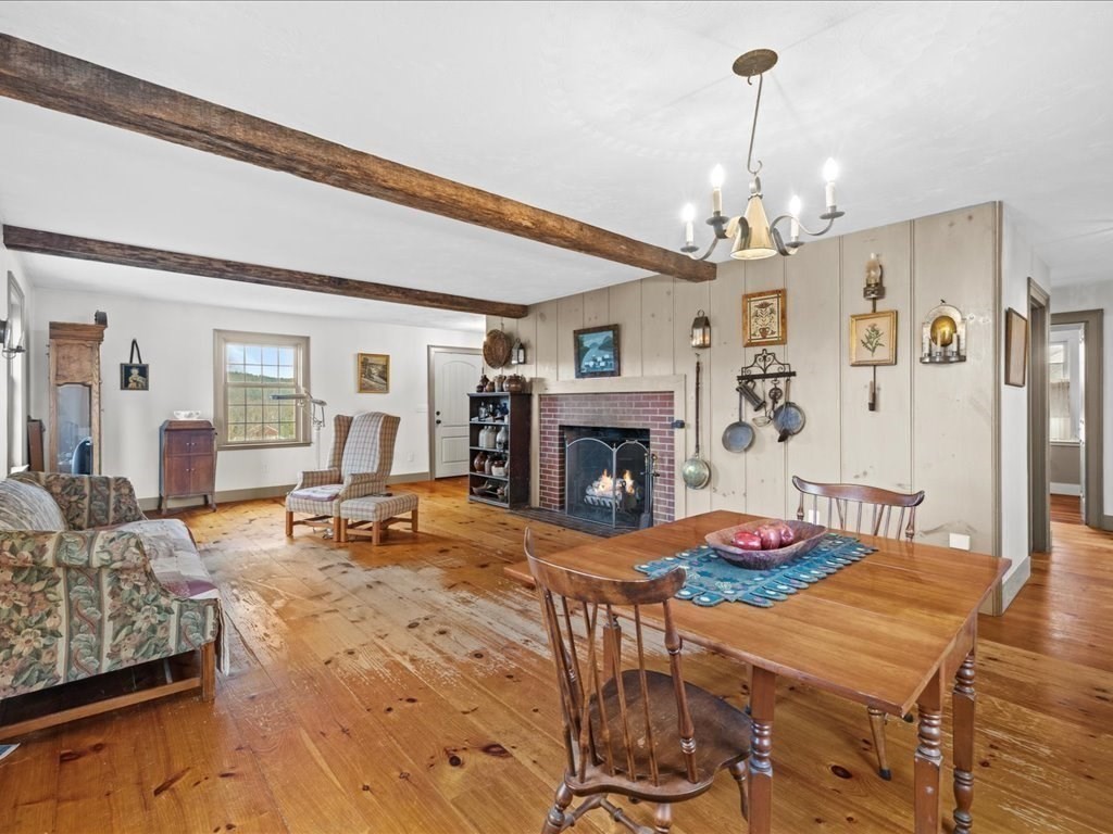 439 Lower Rd