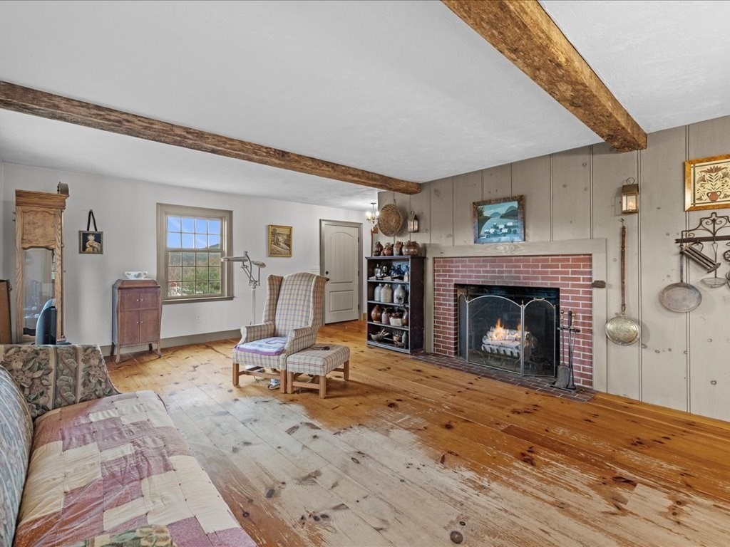 439 Lower Rd