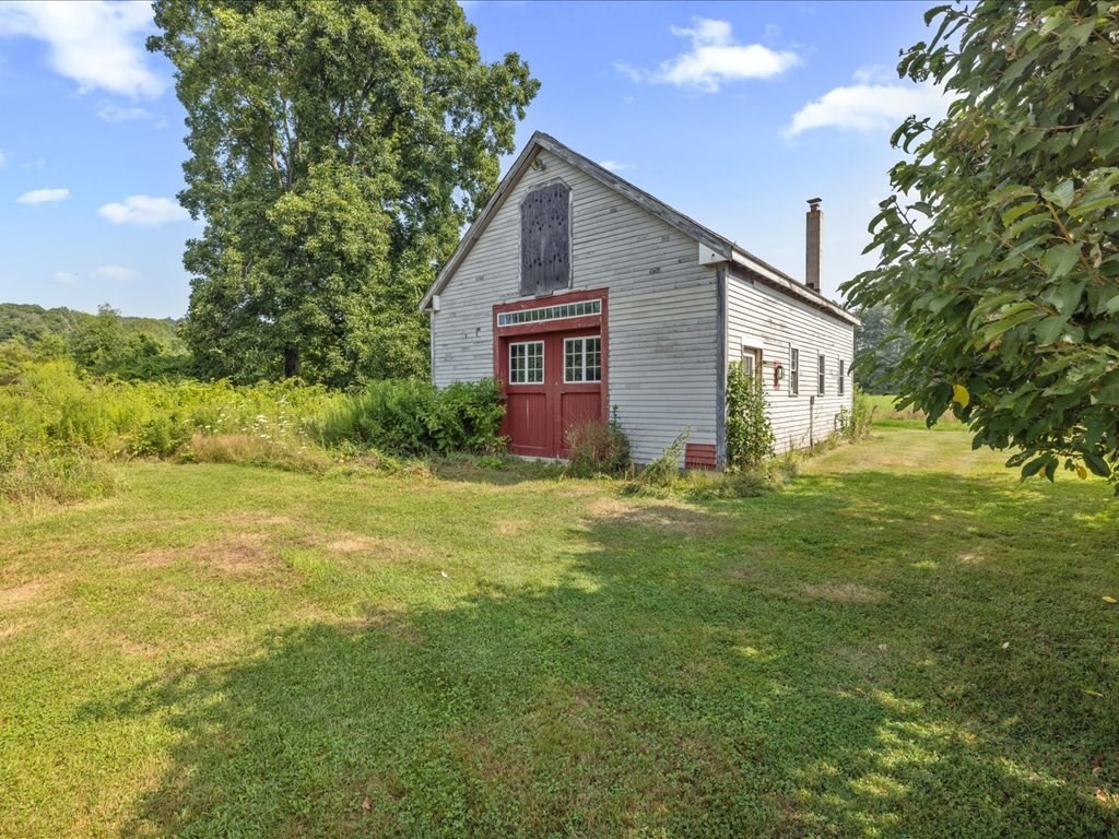 439 Lower Rd