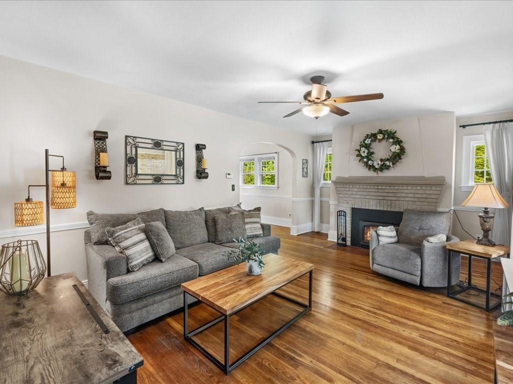 1 Wildrose Ave